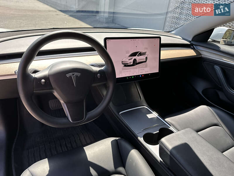 Седан Tesla Model 3 2022 в Львові