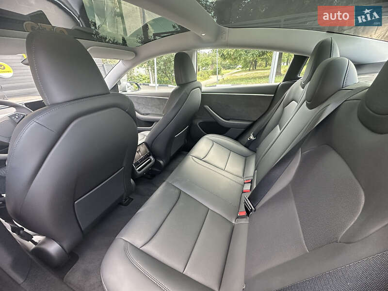 Седан Tesla Model 3 2024 в Харькове