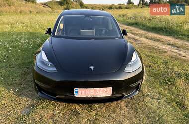 Седан Tesla Model 3 2021 в 