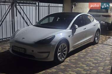 Седан Tesla Model 3 2023 в 