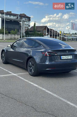 Седан Tesla Model 3 2021 в 