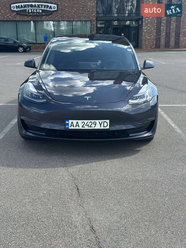 Седан Tesla Model 3 2021 в Києві