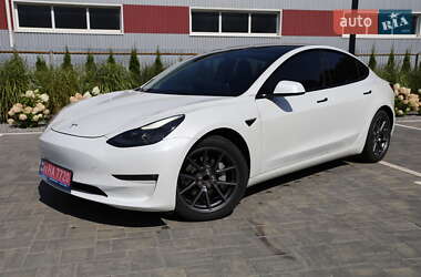 Седан Tesla Model 3 2021 в 