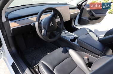 Седан Tesla Model 3 2021 в 