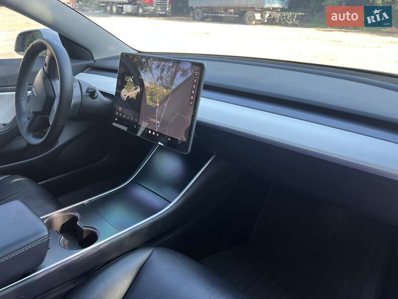 Седан Tesla Model 3 2019 в Білій Церкві