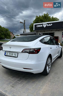 Седан Tesla Model 3 2022 в 