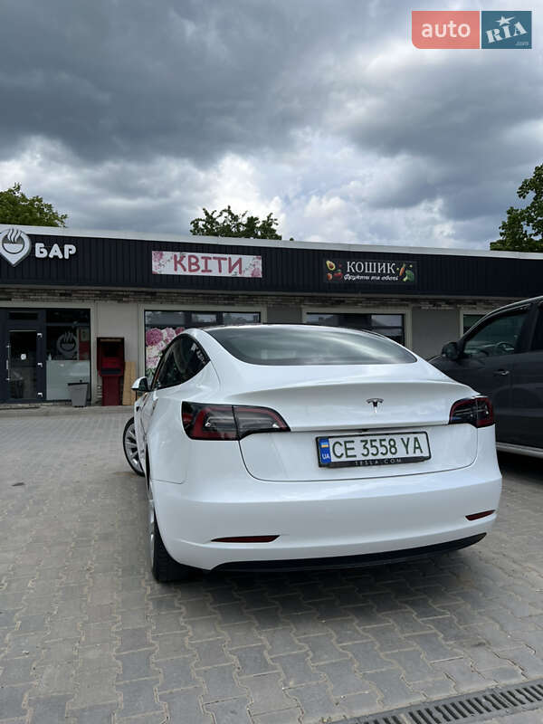 Седан Tesla Model 3 2022 в Чернівцях