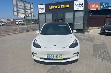 Седан Tesla Model 3 2020 в 