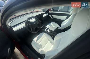 Седан Tesla Model 3 2021 в 