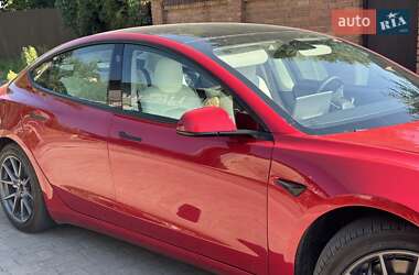 Седан Tesla Model 3 2021 в 