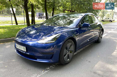 Седан Tesla Model 3 2021 в 