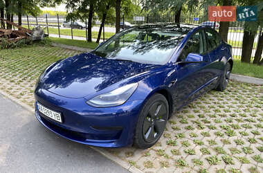 Седан Tesla Model 3 2021 в 