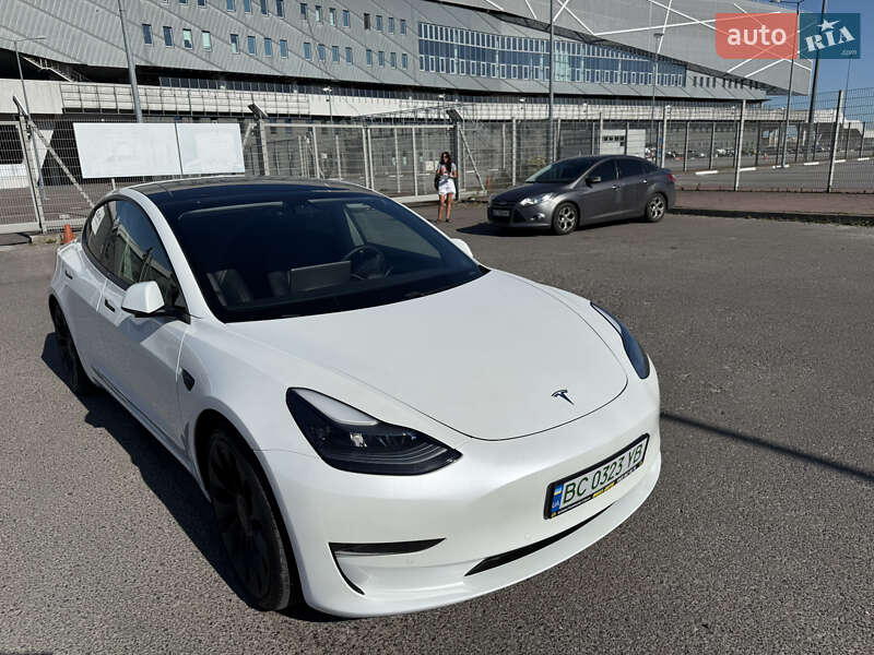 Седан Tesla Model 3 2021 в Львові