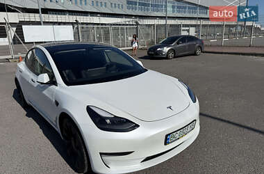Седан Tesla Model 3 2021 в 