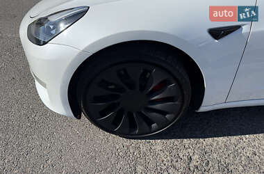 Седан Tesla Model 3 2021 в 