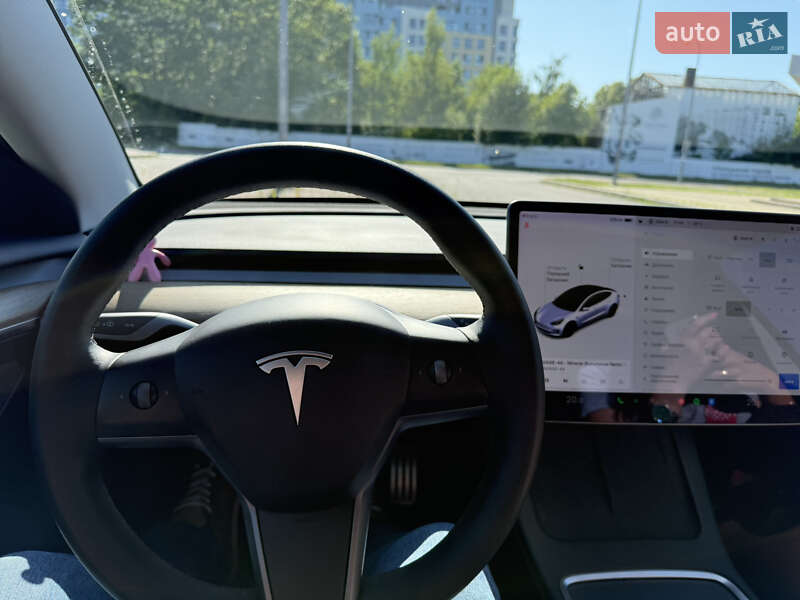 Седан Tesla Model 3 2021 в Львові