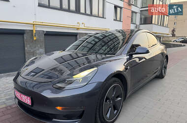 Седан Tesla Model 3 2021 в 