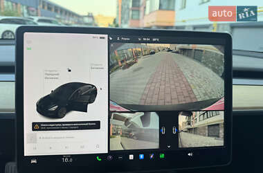 Седан Tesla Model 3 2021 в 
