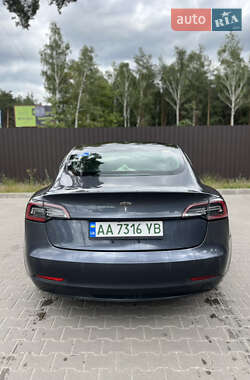 Седан Tesla Model 3 2018 в 