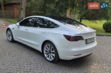 Седан Tesla Model 3 2020 в 