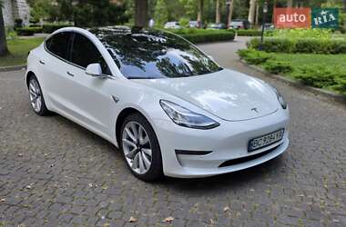 Седан Tesla Model 3 2020 в 