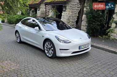 Седан Tesla Model 3 2020 в Львові