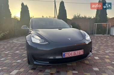 Седан Tesla Model 3 2019 в 