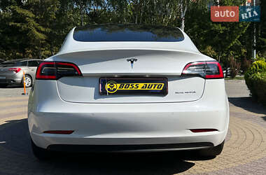 Седан Tesla Model 3 2020 в 