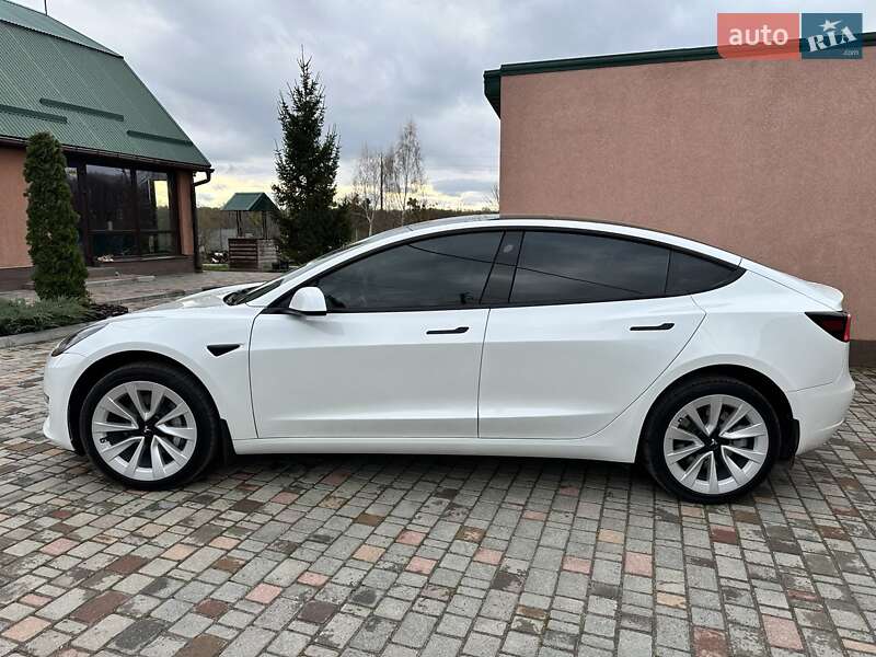 Седан Tesla Model 3 2023 в Полтаве
