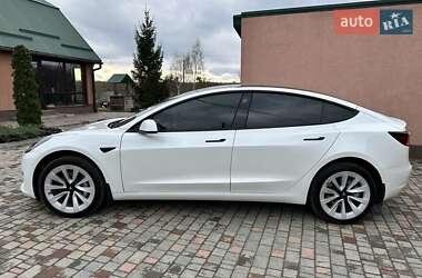 Седан Tesla Model 3 2023 в 