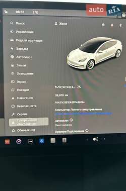 Седан Tesla Model 3 2023 в 