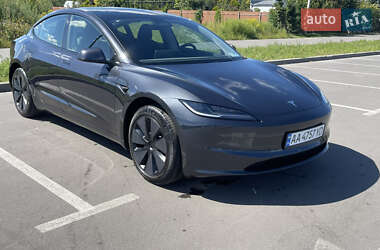 Седан Tesla Model 3 2024 в Києві