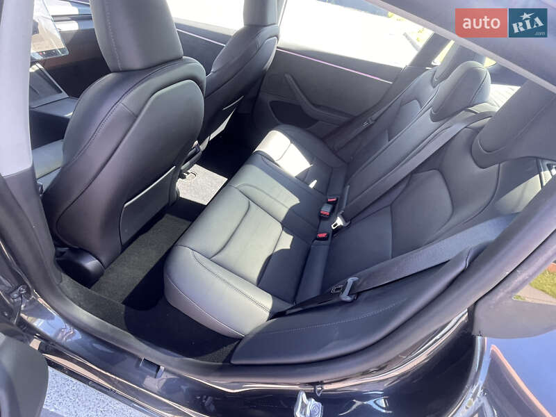 Седан Tesla Model 3 2024 в Киеве