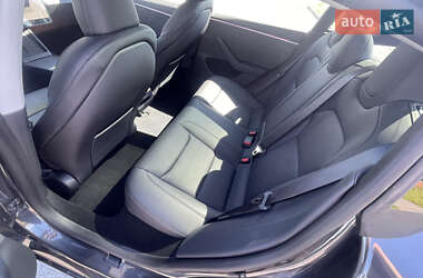 Седан Tesla Model 3 2024 в 