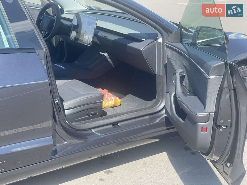 Седан Tesla Model 3 2024 в Киеве
