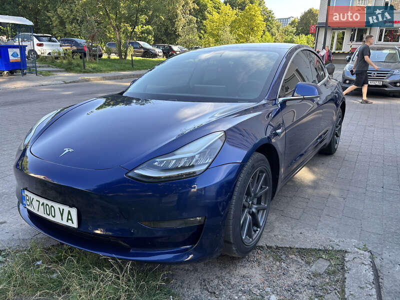 Tesla Model 3 2019