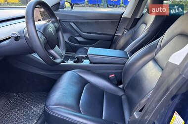 Седан Tesla Model 3 2019 в 