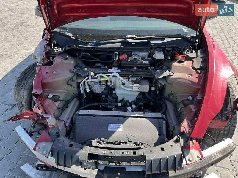 Седан Tesla Model 3 2020 в Львове