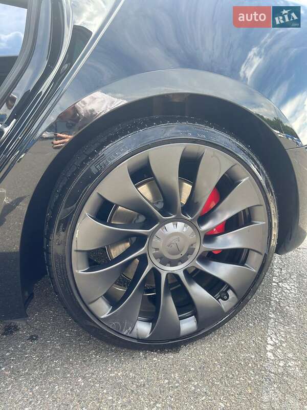 Седан Tesla Model 3 2022 в Києві