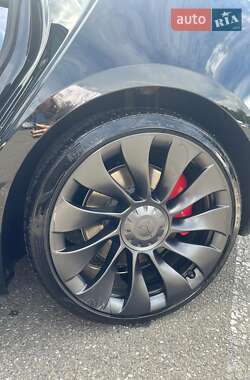 Седан Tesla Model 3 2022 в 