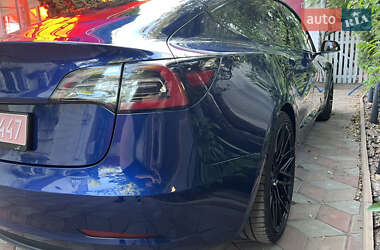 Седан Tesla Model 3 2019 в 