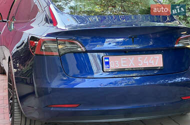 Седан Tesla Model 3 2019 в 