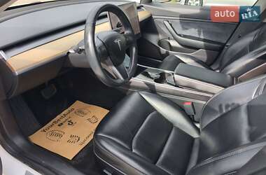 Седан Tesla Model 3 2019 в 