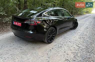 Седан Tesla Model 3 2018 в 