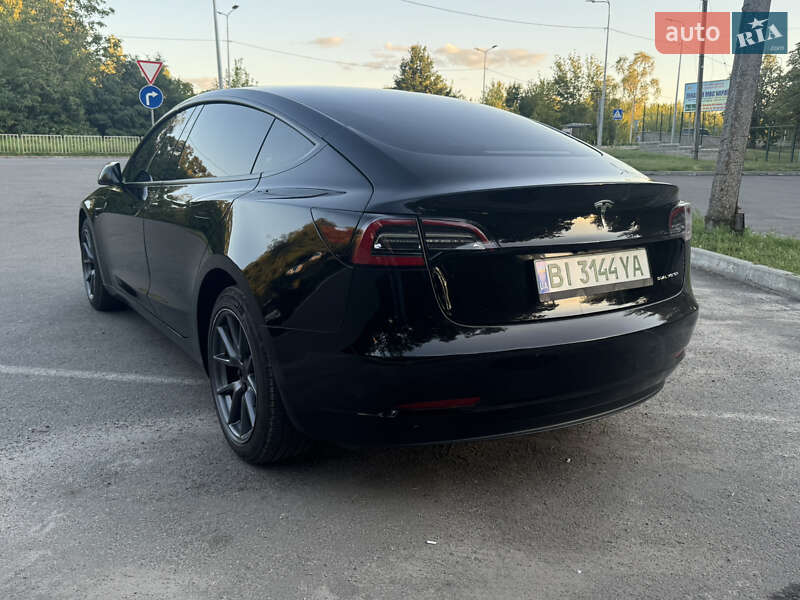 Седан Tesla Model 3 2022 в Полтаві
