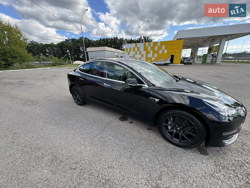 Седан Tesla Model 3 2019 в Києві