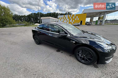 Седан Tesla Model 3 2019 в 