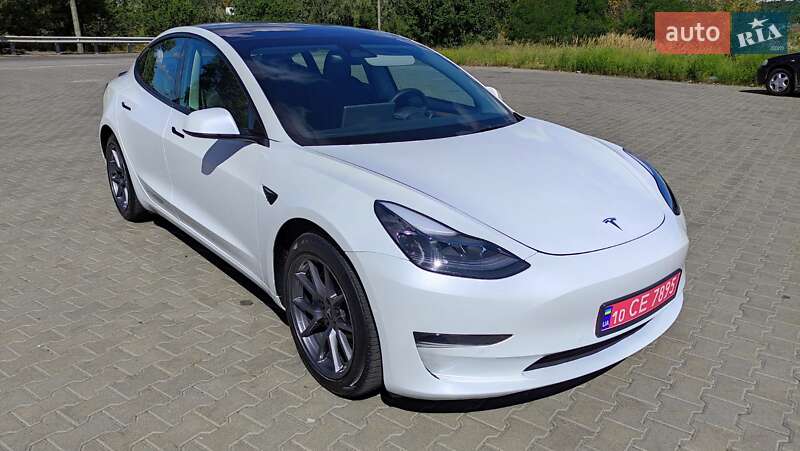 Седан Tesla Model 3 2022 в Києві