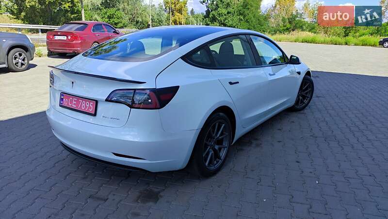 Седан Tesla Model 3 2022 в Києві