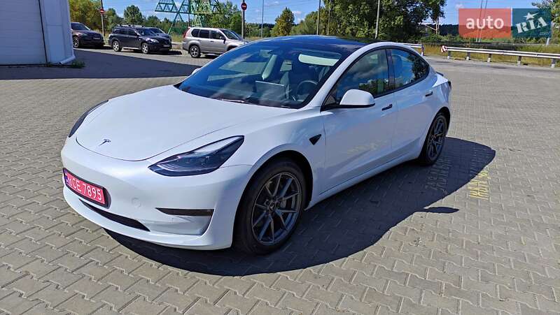 Седан Tesla Model 3 2022 в Києві
